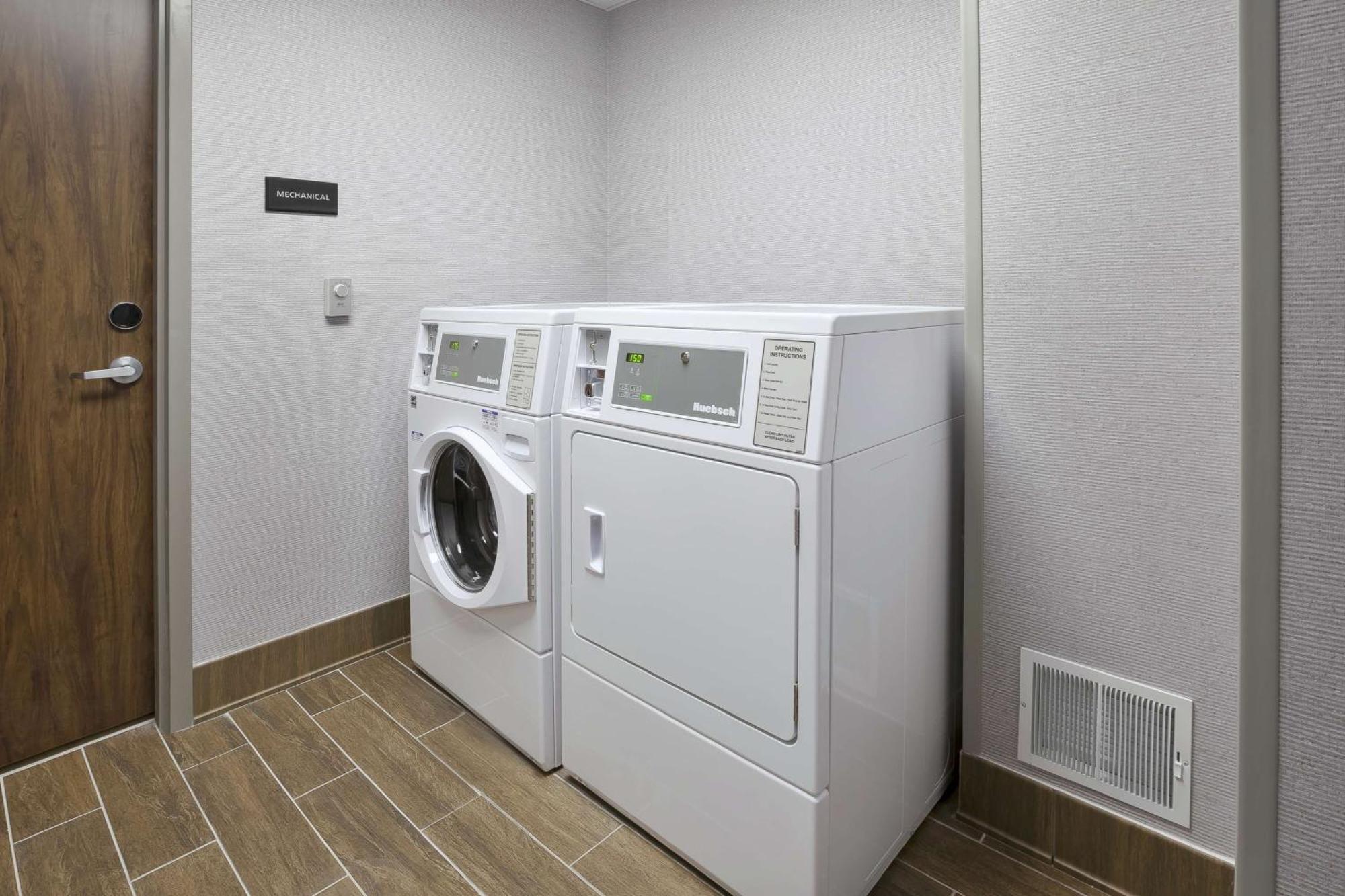 Hampton Inn & Suites Grandville Grand Rapids South Exteriör bild